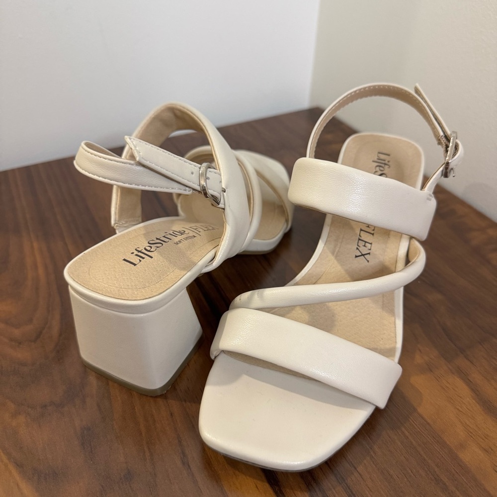 Lifestride Flex Celia Cream White Block Heel Strap Sandals Bridal Wedding 6.5